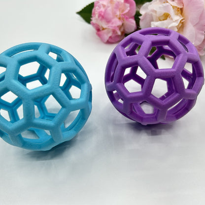 Dog Natural Rubber Chew Toy Dog Geometric Safety Ball Pet Interactive Balls Puppy Training Playing Teeth Cleaning Hollow Toys